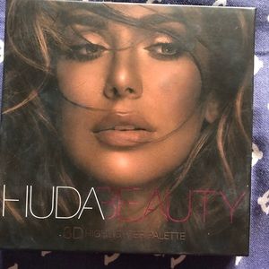 HUDA Beauty 3D Highlight Palette